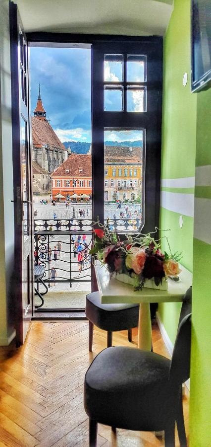 Cameră dublă Deluxe cu balcon