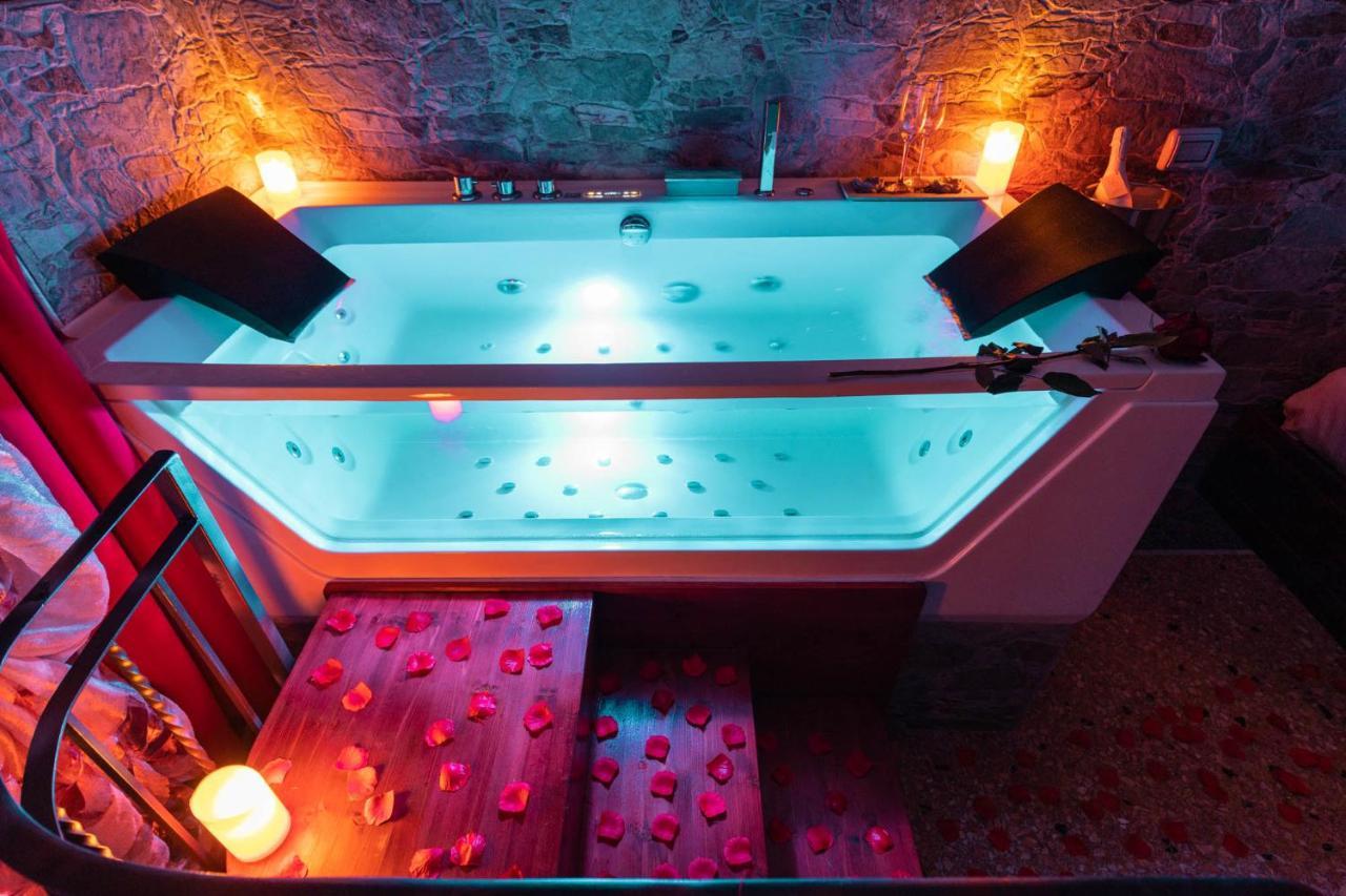 Cameră dublă cu cadă spa
