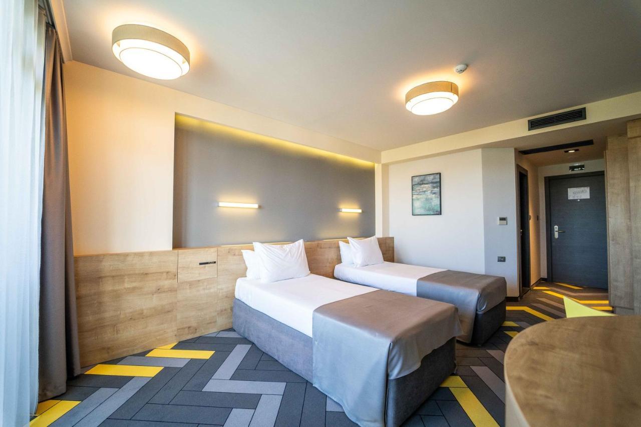 Cameră twin promoțională (2 adulți și 1 copil) - minibar și parcare gratuite