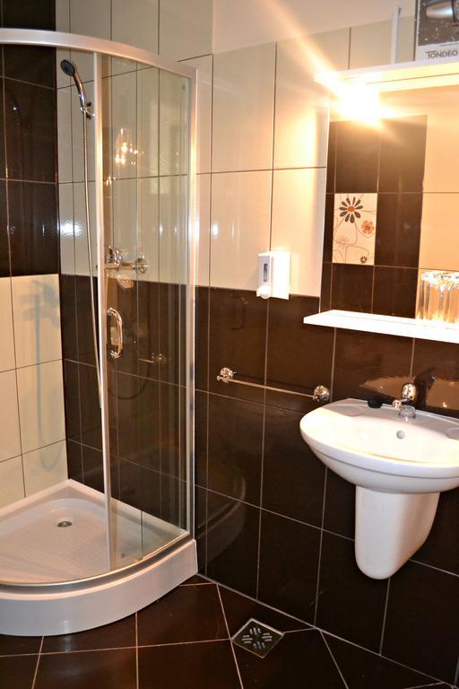 Double Room,1356064547:JPEG