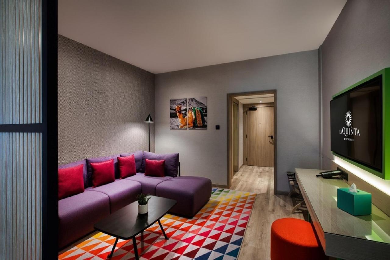 Junior Suite, 1 King Bed - Complimentary Transfer to La Mer Beach, Dubai Mall / Burj Khalifa Metro Station