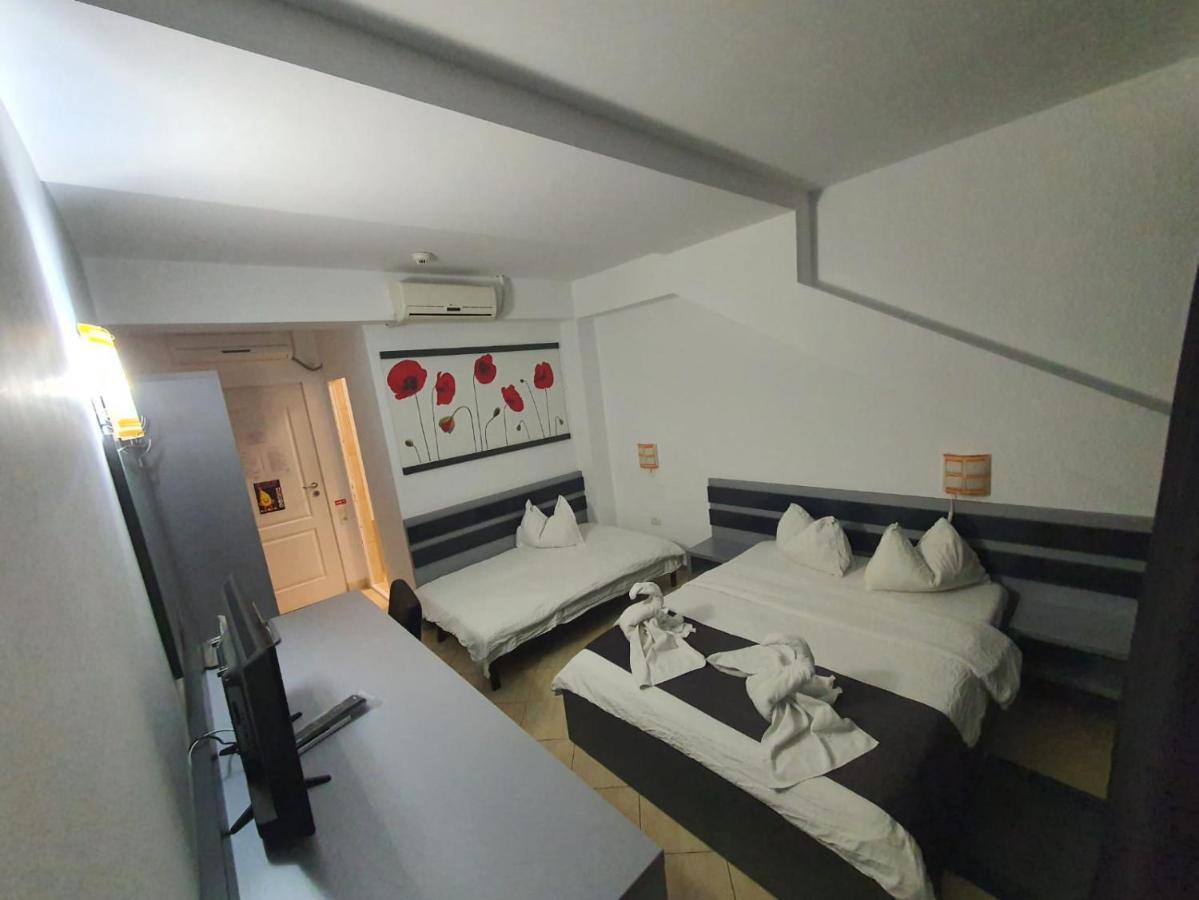 Cameră dublă cu balcon (3 adulți)