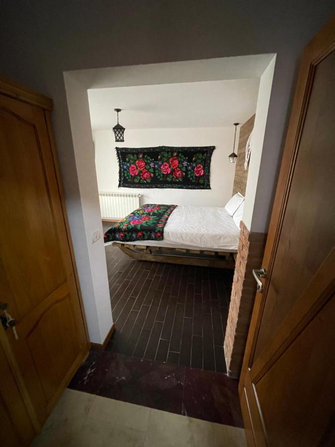Cameră dublă cu baie privată