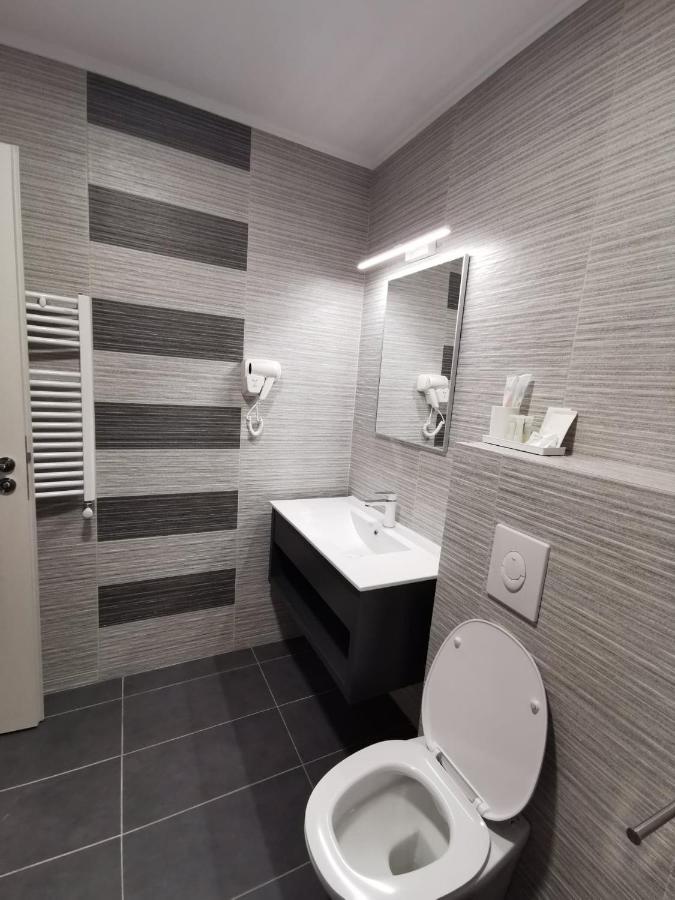 Standard Double Room with Shower and Balcony,1109658756:JPEG