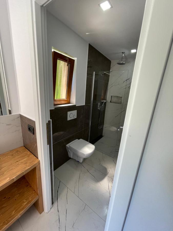 Cameră dublă cu baie privată
