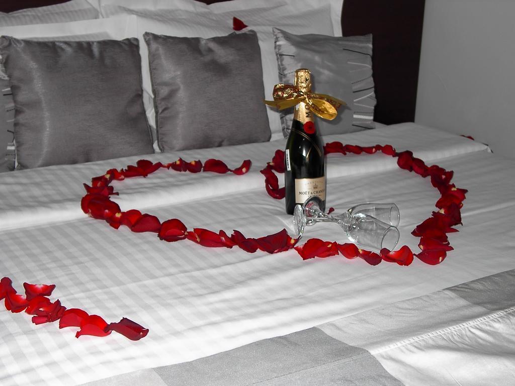 Special Offer - Double Room,125308809:JPEG