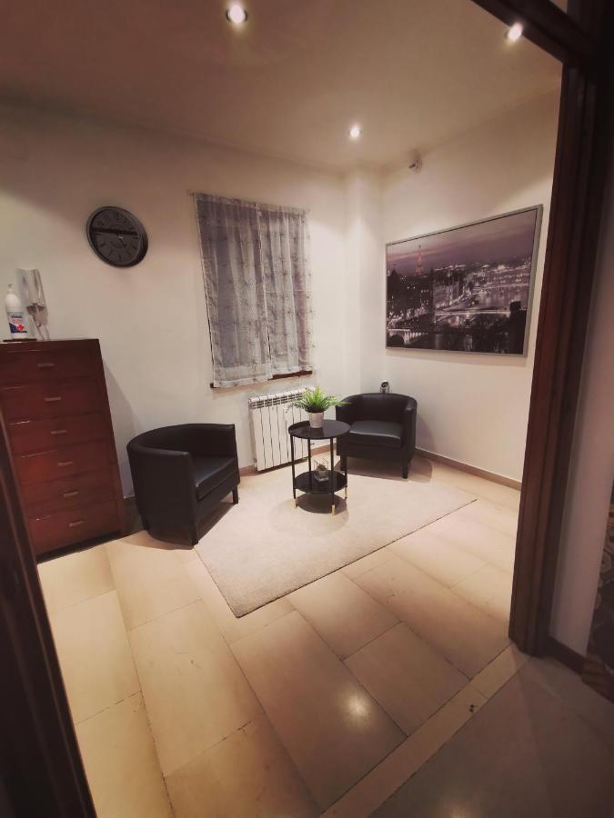 Cameră dublă cu baie privată externă