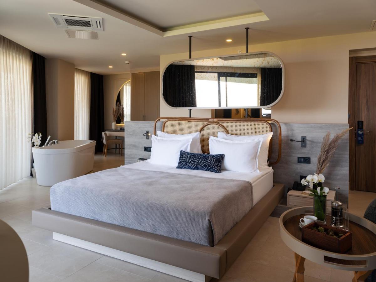 Breeze Suite Gentlemen Room