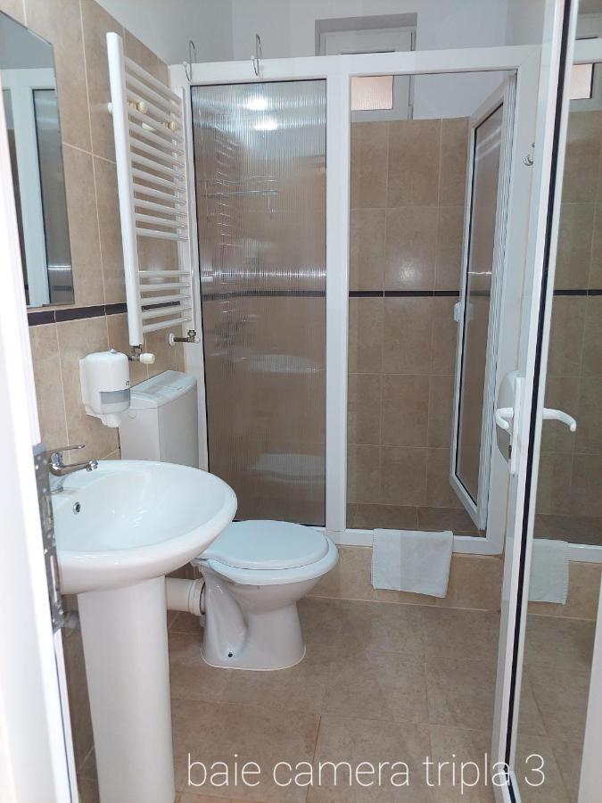 Cameră triplă