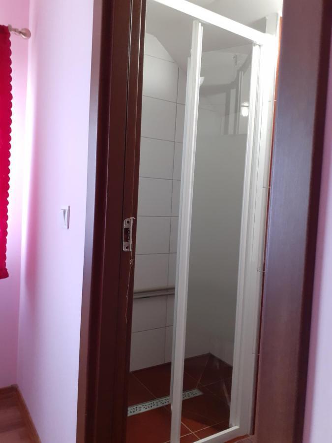 Cameră dublă cu baie privată
