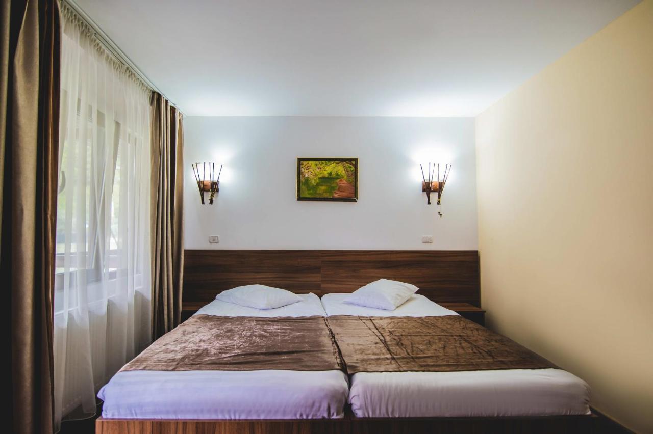Standard Double or Twin Room Building B River View Without Pool Access,1153368123:JPEG