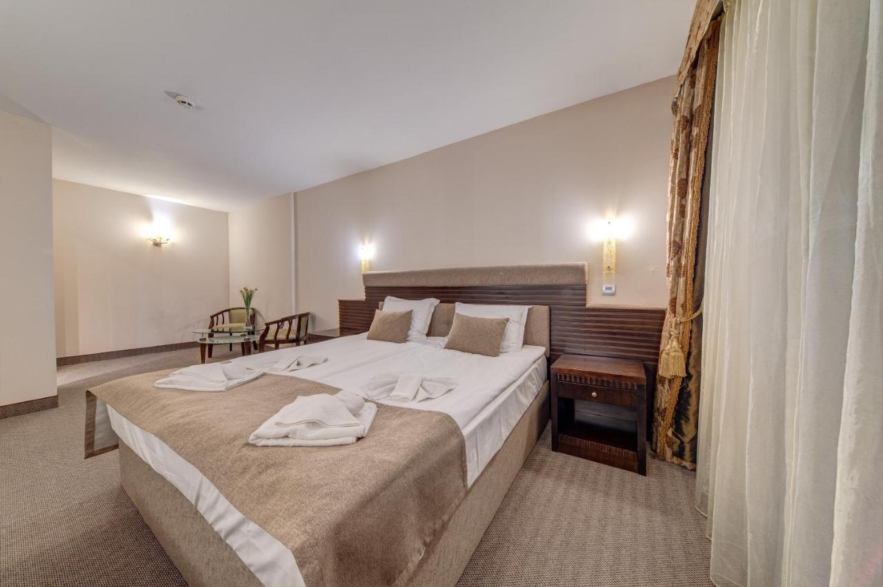 Apartament cu 1 dormitor (2 adulţi + 1 copil)