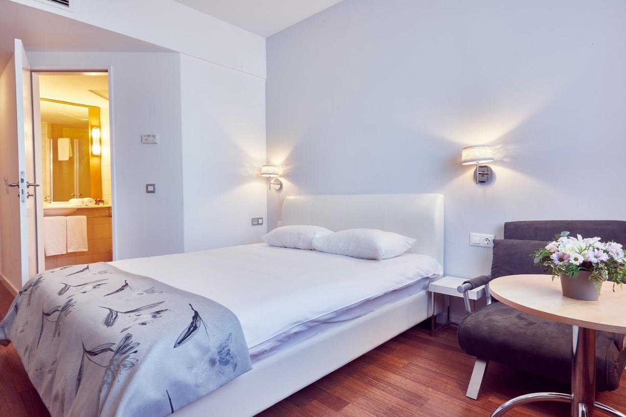 Cameră dublă superioară cu fotoliu extensibil