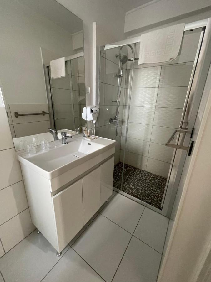Cameră dublă cu baie privată