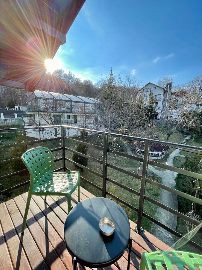 Cameră dublă Deluxe cu balcon