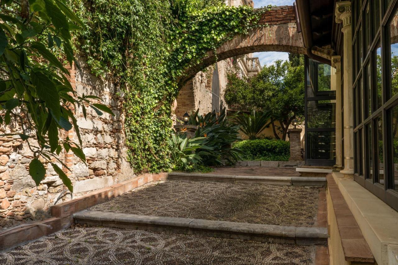 Vilă cu vedere la grădină - anexă