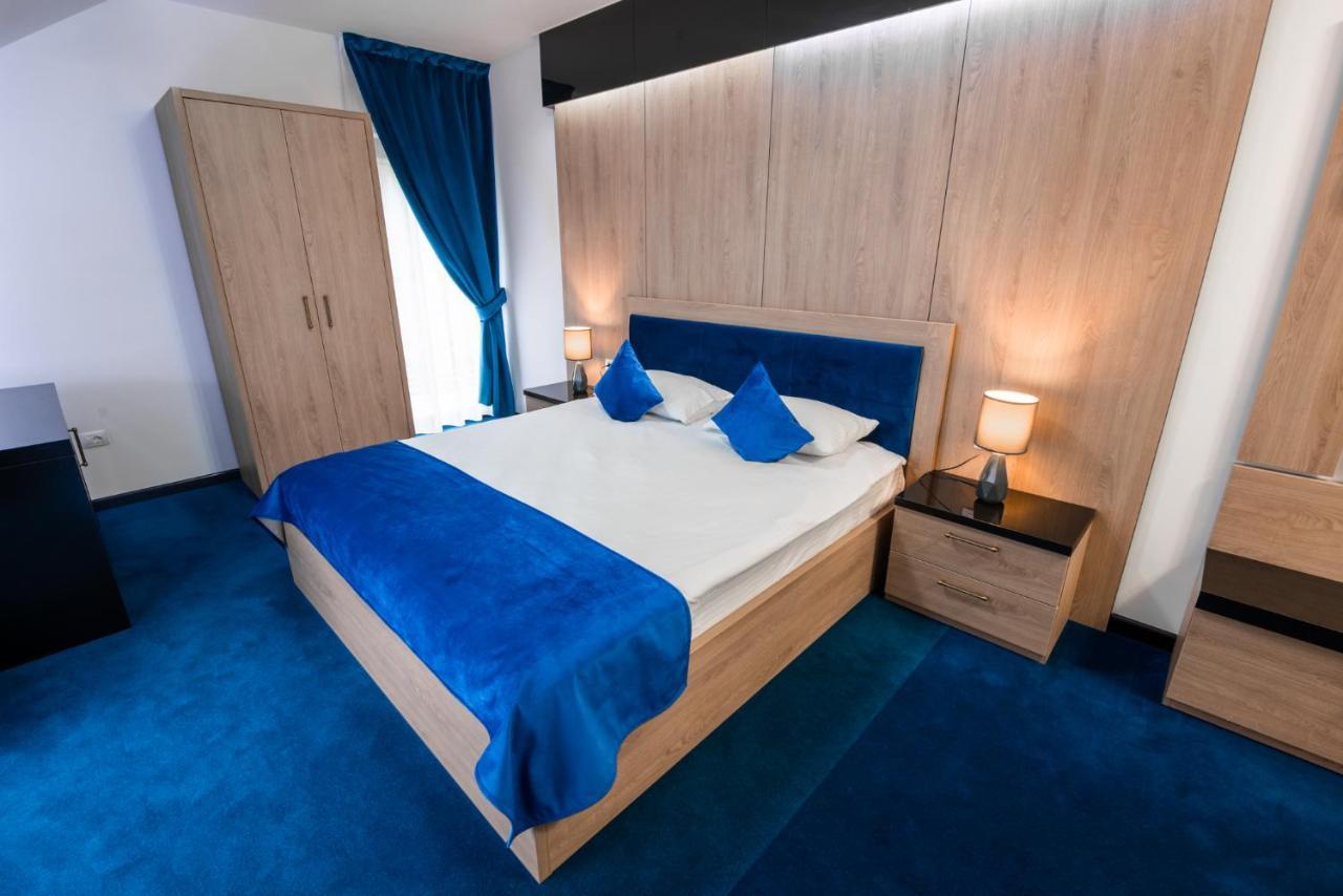 Cameră dublă Deluxe cu balcon