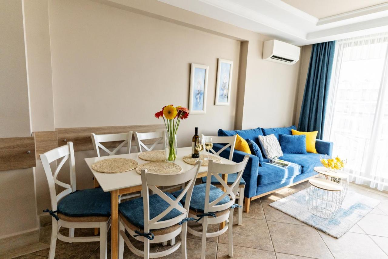 Apartament cu 2 dormitoare cu vedere la mare și piscină (6 adulți)
