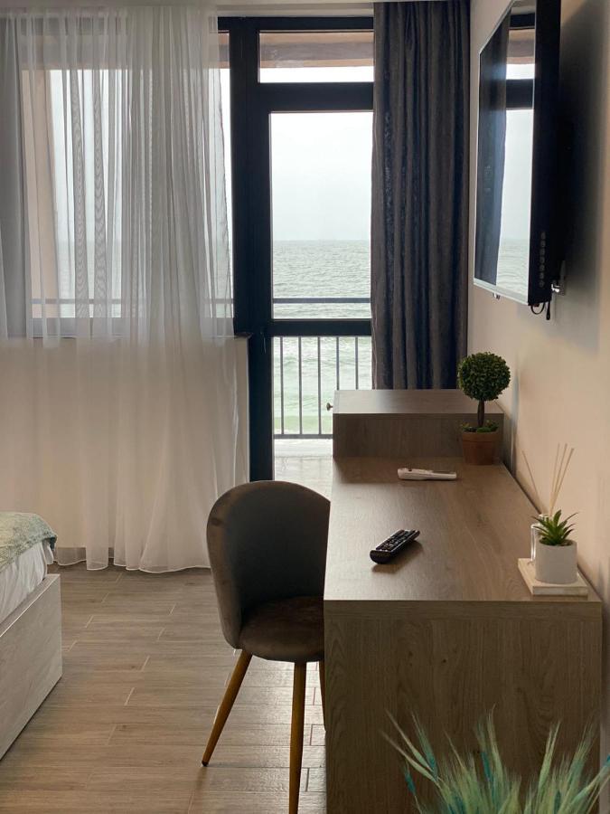 Cameră dublă cu balcon și vedere la mare