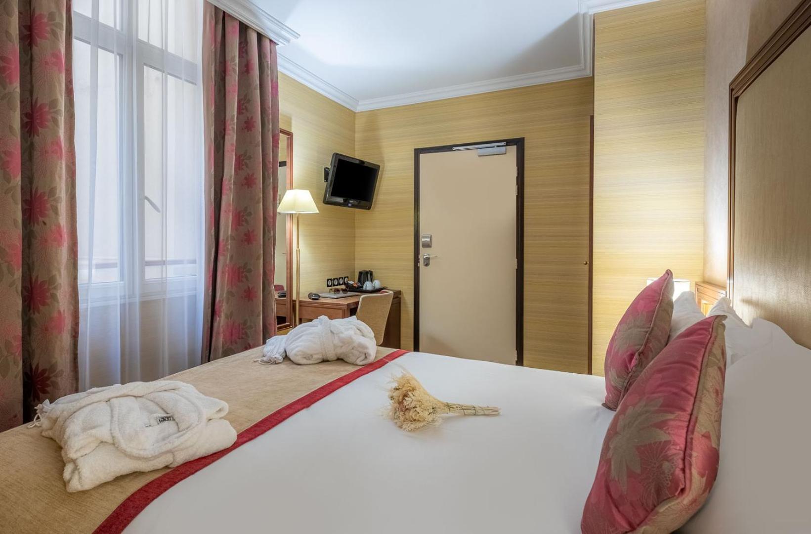 CLASSIC COMFORT Double Room – Courtyard view