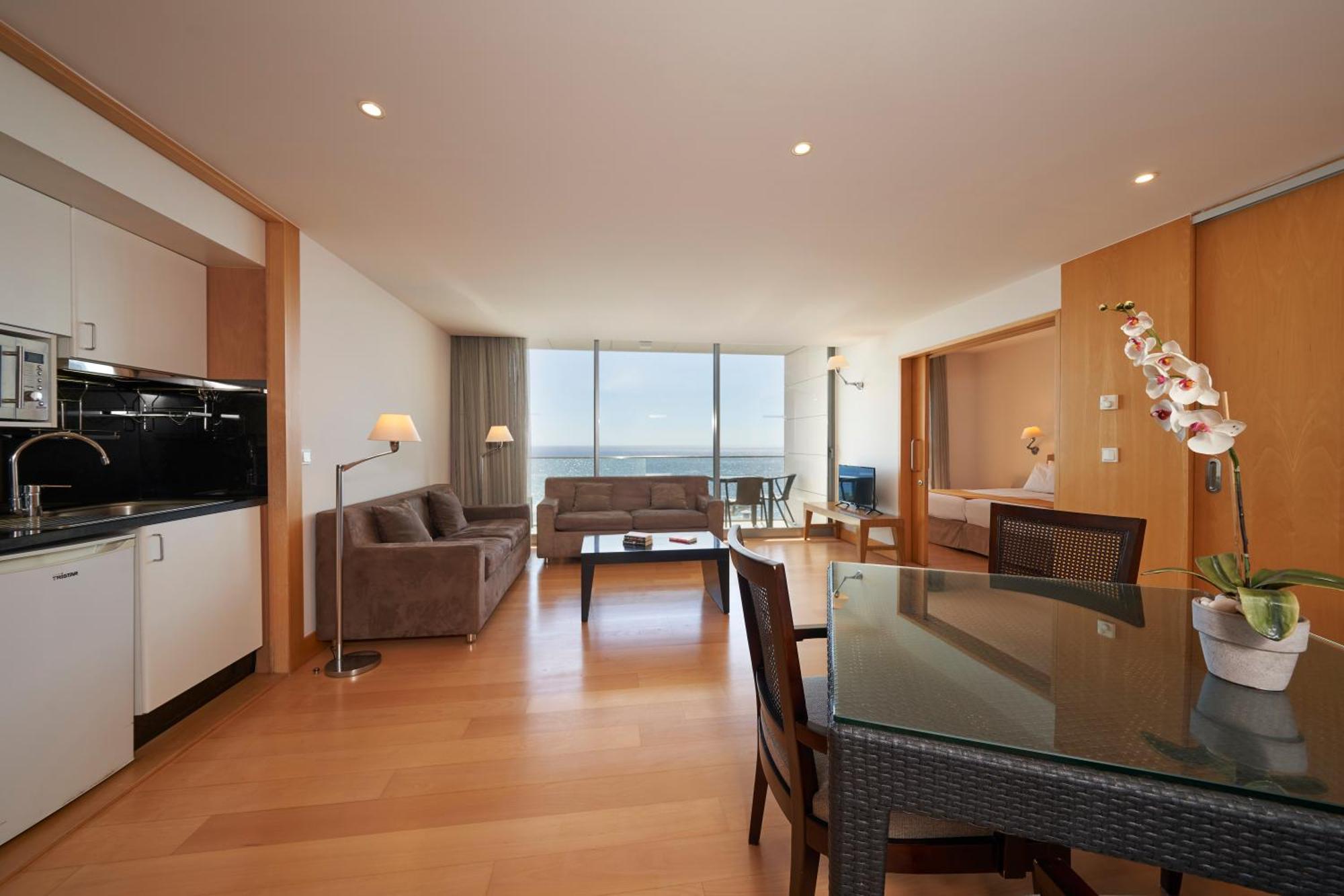 Apartament Premium cu vedere la mare (4 adulți)