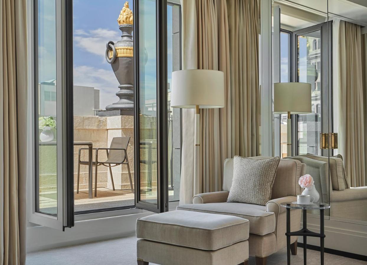 Penthouse Suite King with Terraces