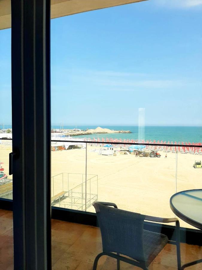 Cameră dublă cu vedere la mare