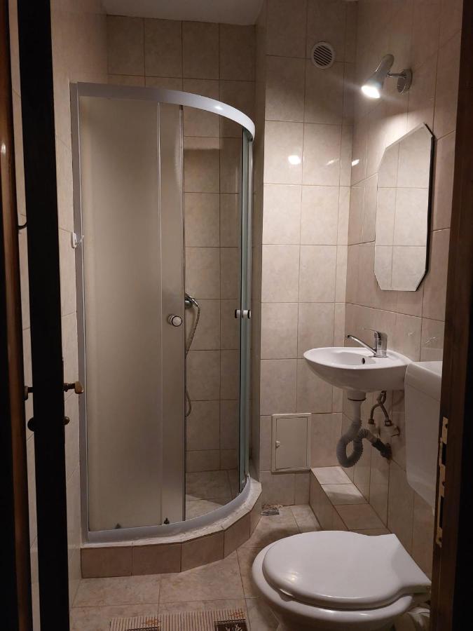 Cameră de familie cu baie