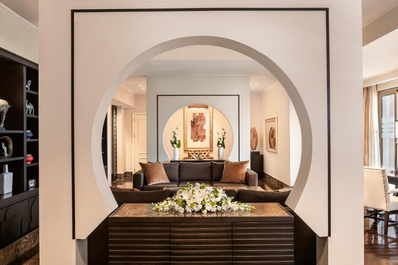 Two Bedroom Royal Suite Evening Drinks & Canapes Section,1270175473:JPEG