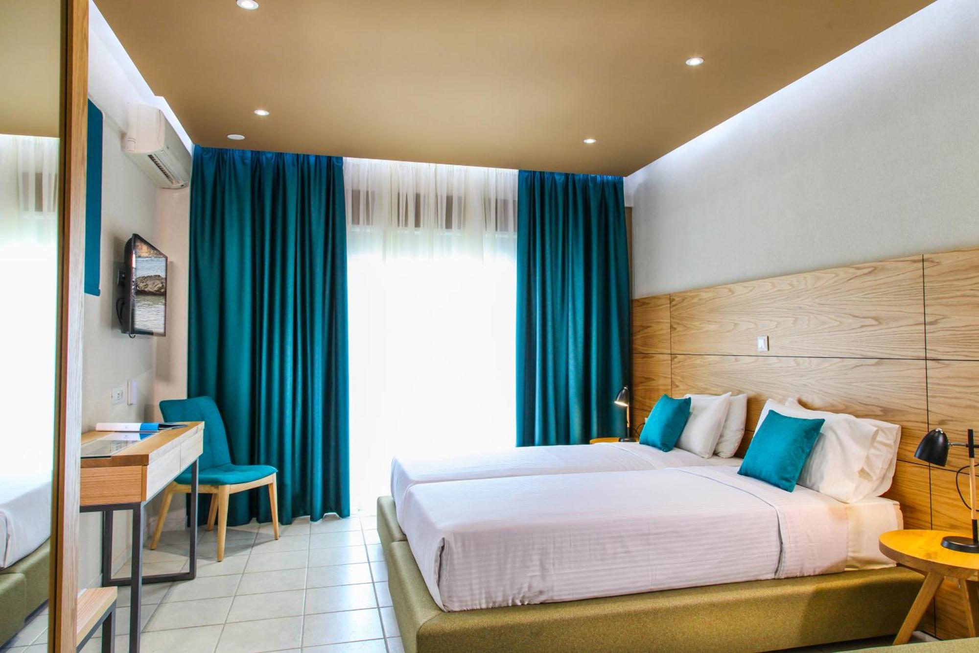 Studio Deluxe cu vedere la piscină