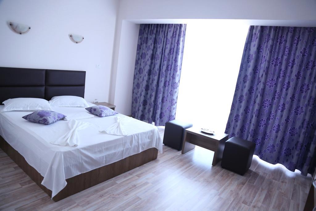 Standard Double Room,128066826:JPEG
