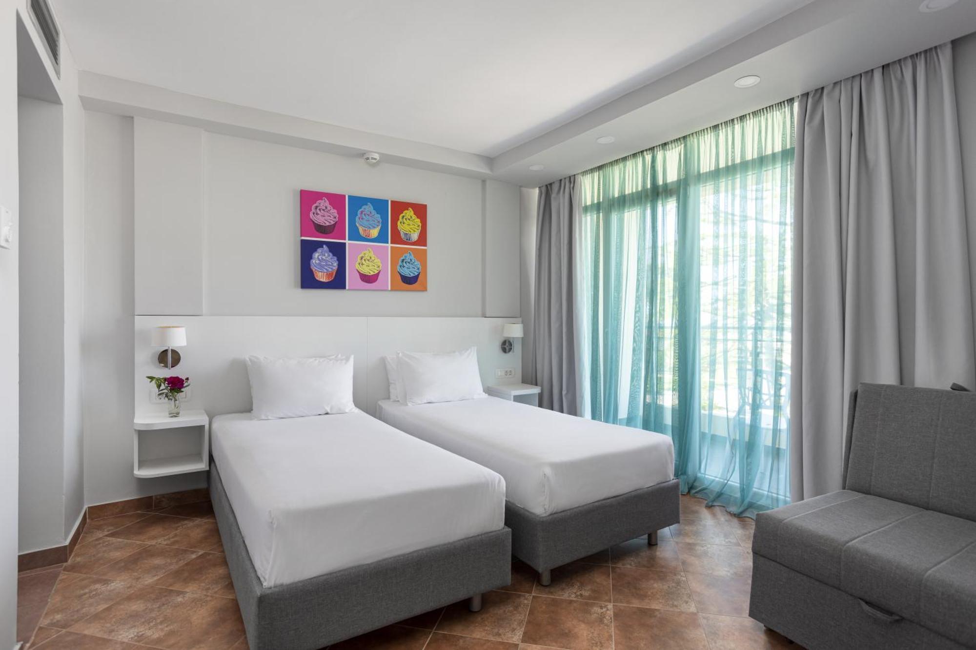 Two Bedroom Family Suite,1284803467:JPEG