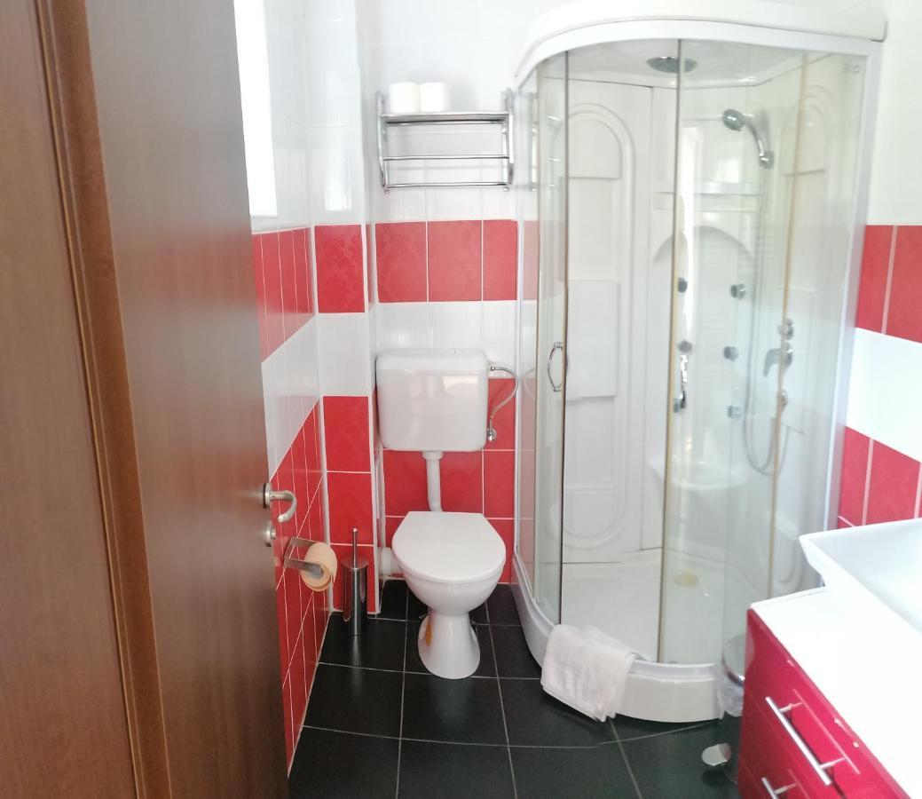 Cameră triplă