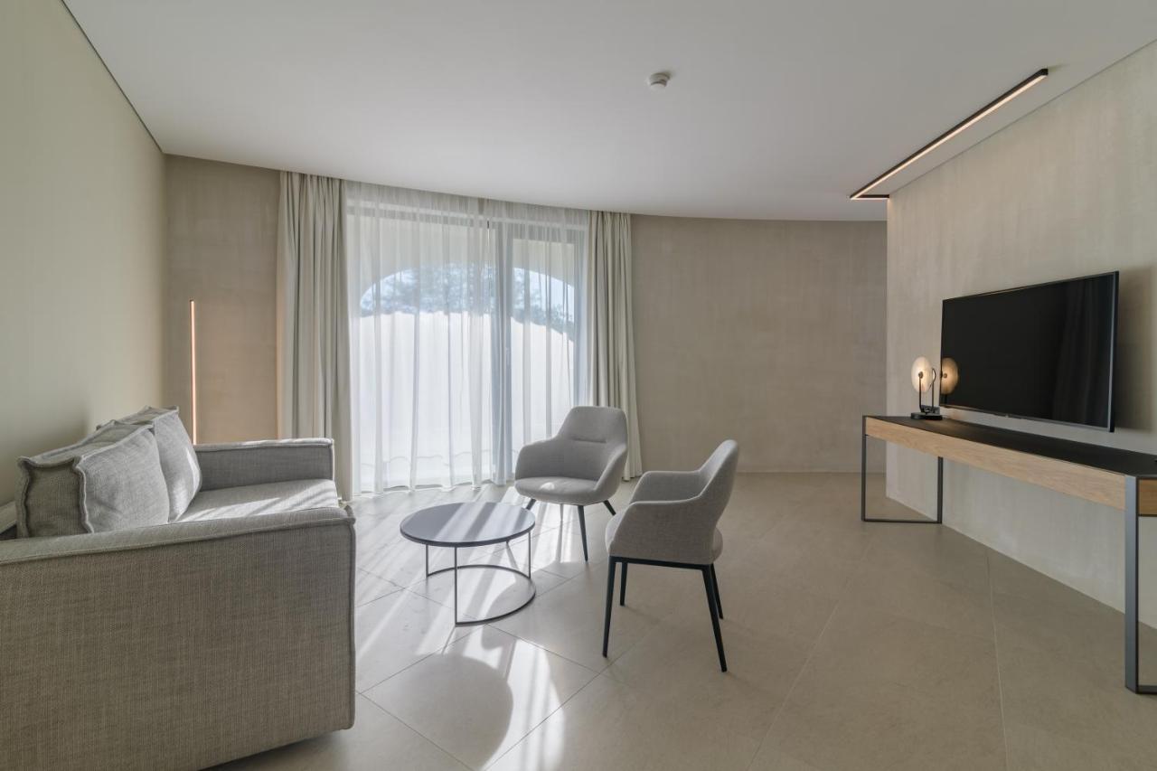 Studio Premium pe colț, cu vedere panoramică și acces nelimitat la Health Spring Spa