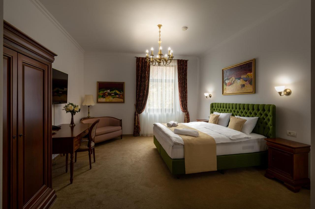 Deluxe Room,1426246131:JPEG