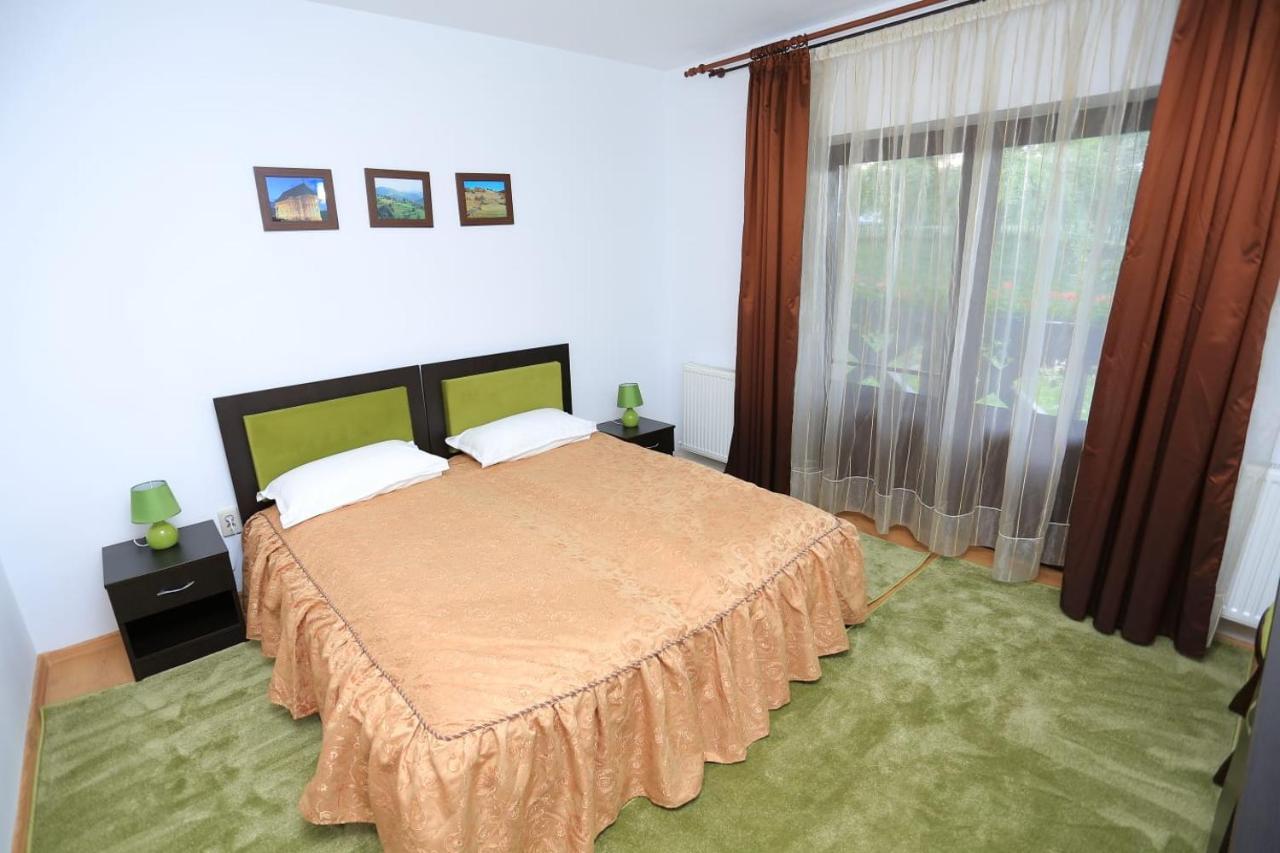 Cameră dublă cu balcon