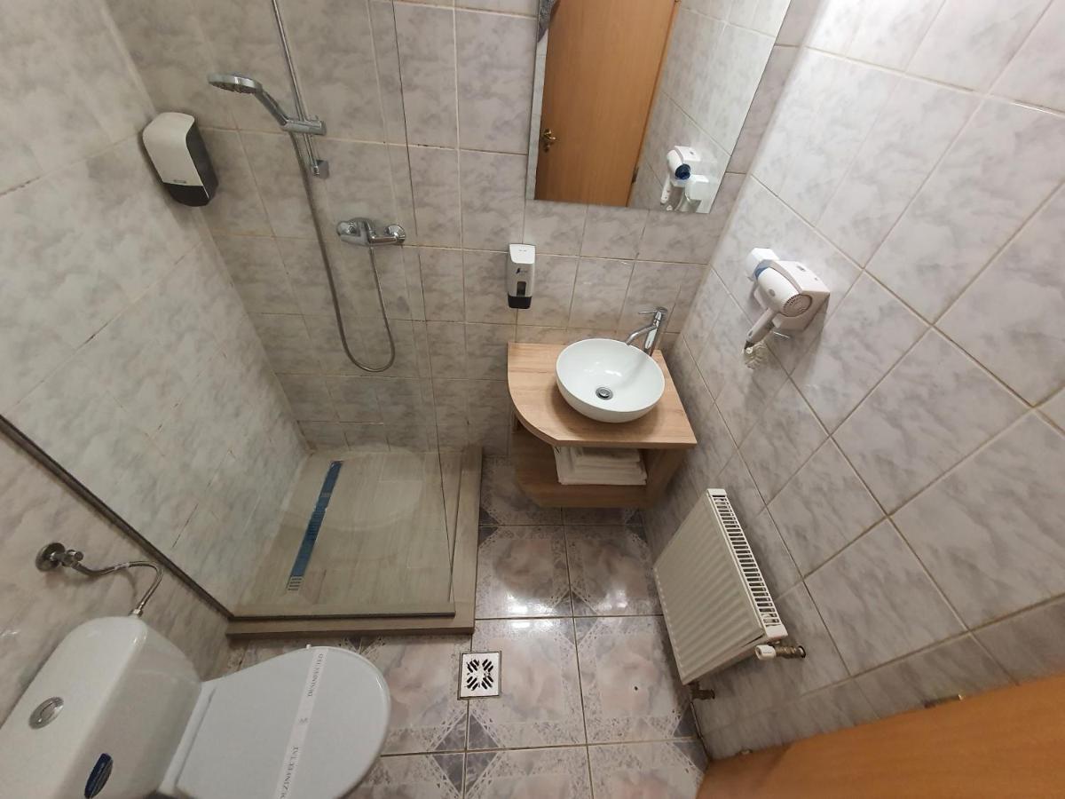 Cameră triplă