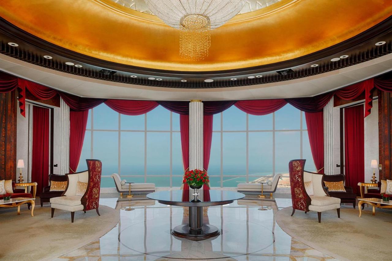 Suită penthouse Abu Dhabi cu 3 dormitoare și vedere la mare