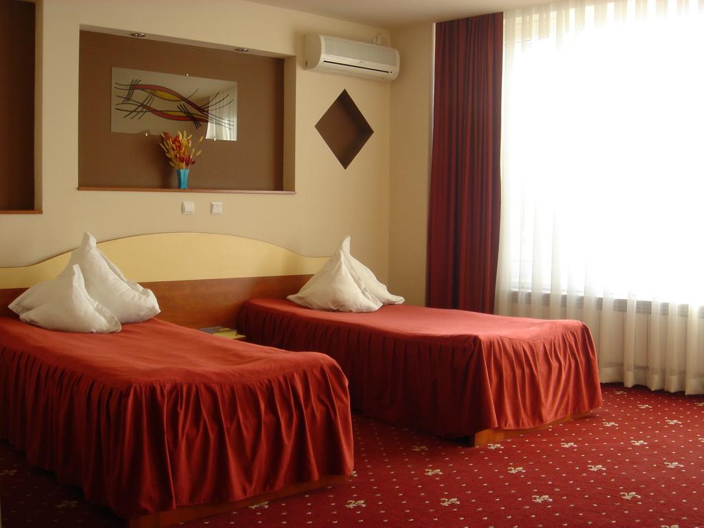 Cameră triplă