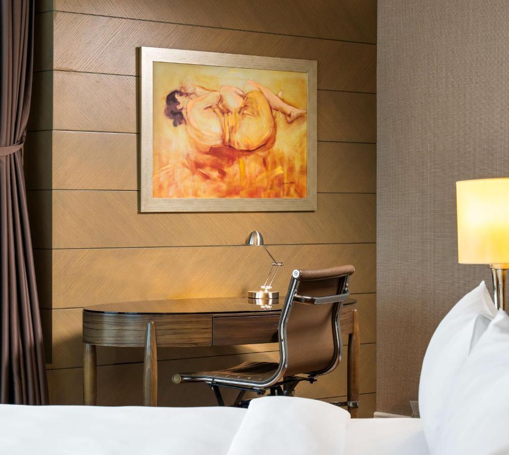 Suită panoramică cu vedere la oraș - acces la lounge