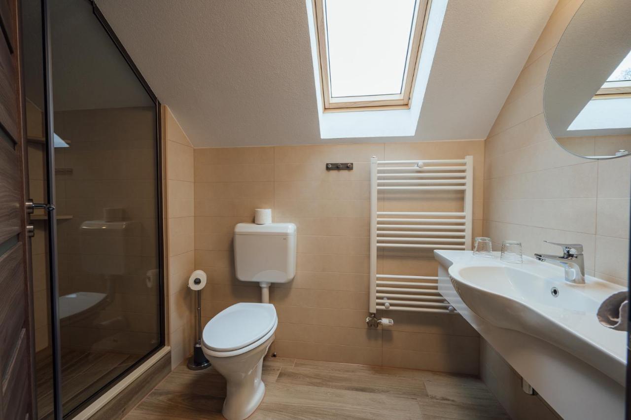 Deluxe Family Room,1363888352:JPEG