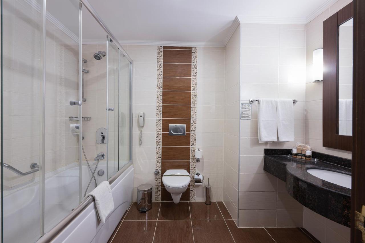 Cameră triplă standard Deluxe cu vedere la oraș