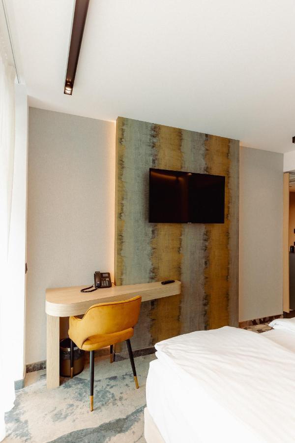 Cameră Dublă Deluxe fără balcon și acces gratuit la piscină