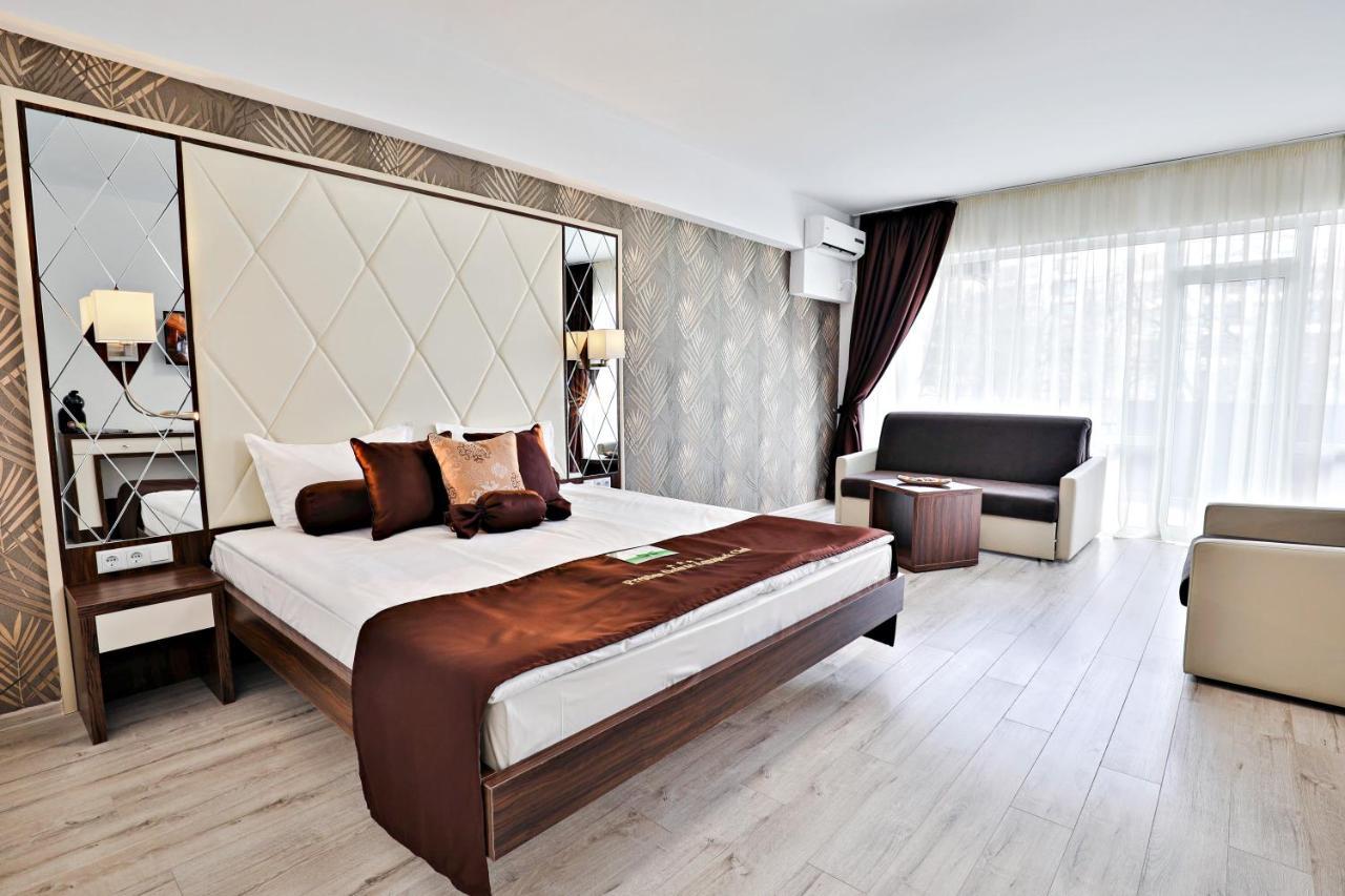 Deluxe Family Room with Balcony - Free Aquapark Access