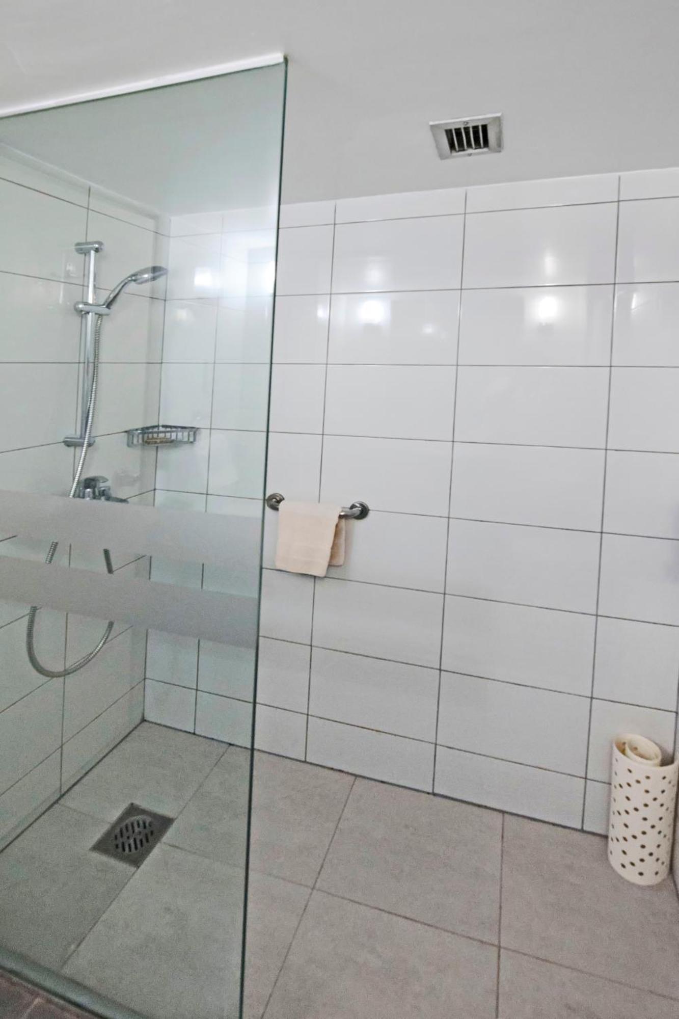 Cameră triplă standard cu vedere la piscină
