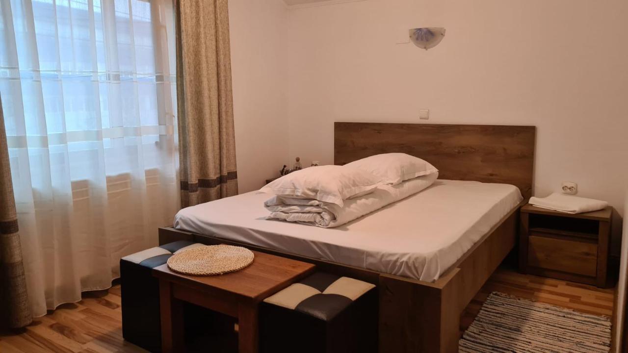 Cameră dublă cu baie privată
