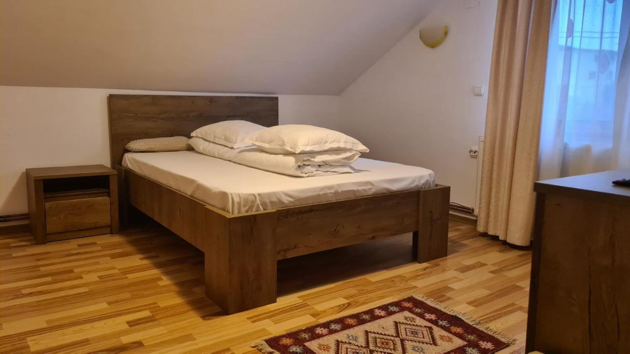 Cameră de familie cu baie privată