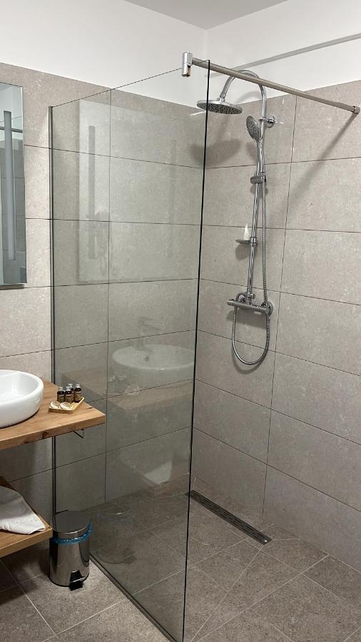 Cameră King cu balcon