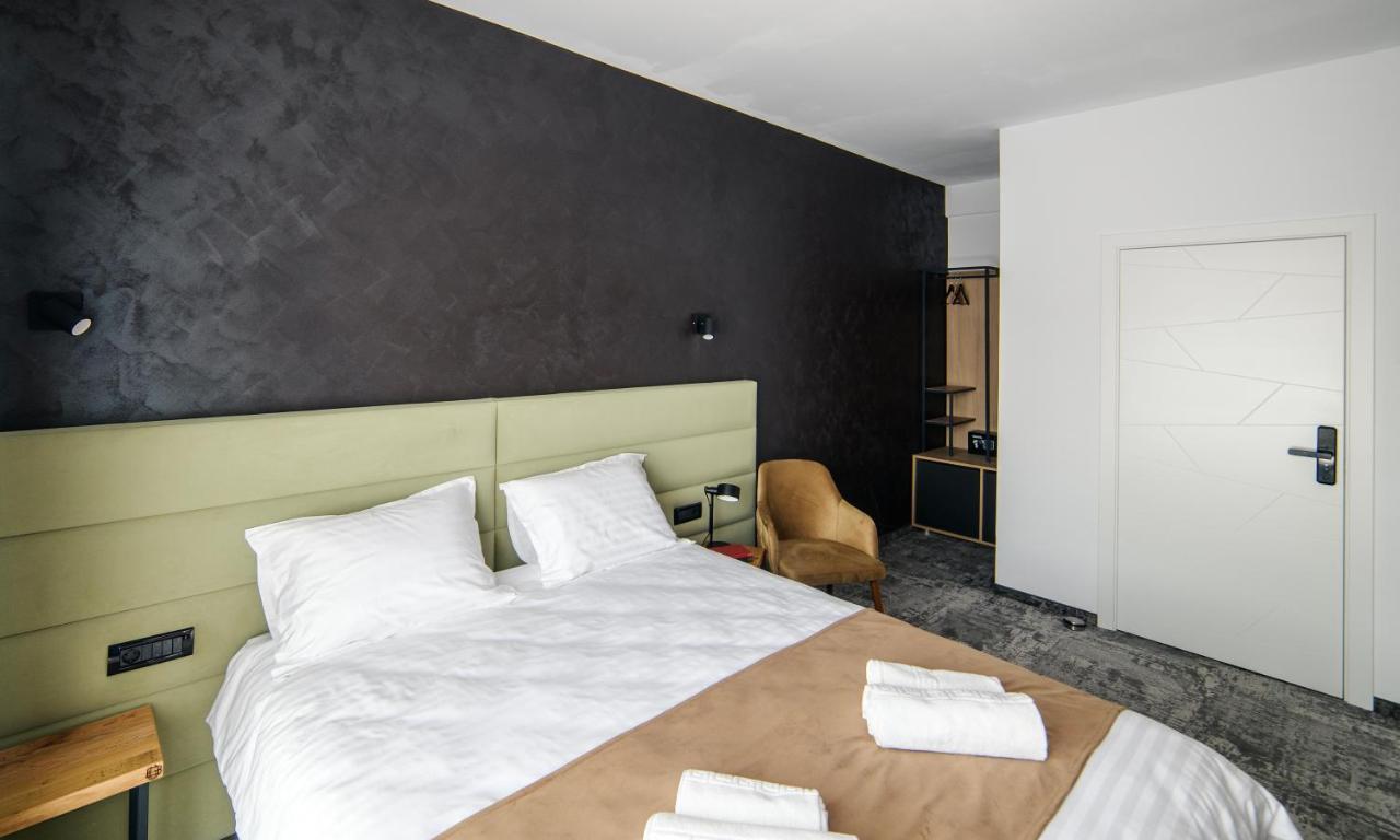 Deluxe Double Room,1553881435:JPEG