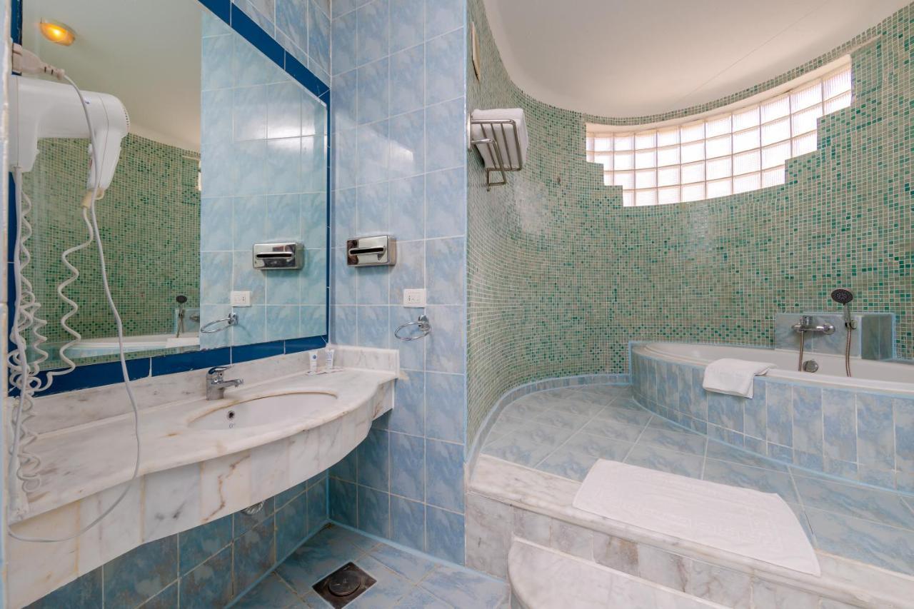 Bungalow with Sea View,1482222254:JPEG